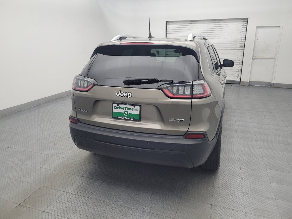 Used 2019 Jeep Cherokee Latitude Plus w/ Cold Weather Group AWD/4WD image 7