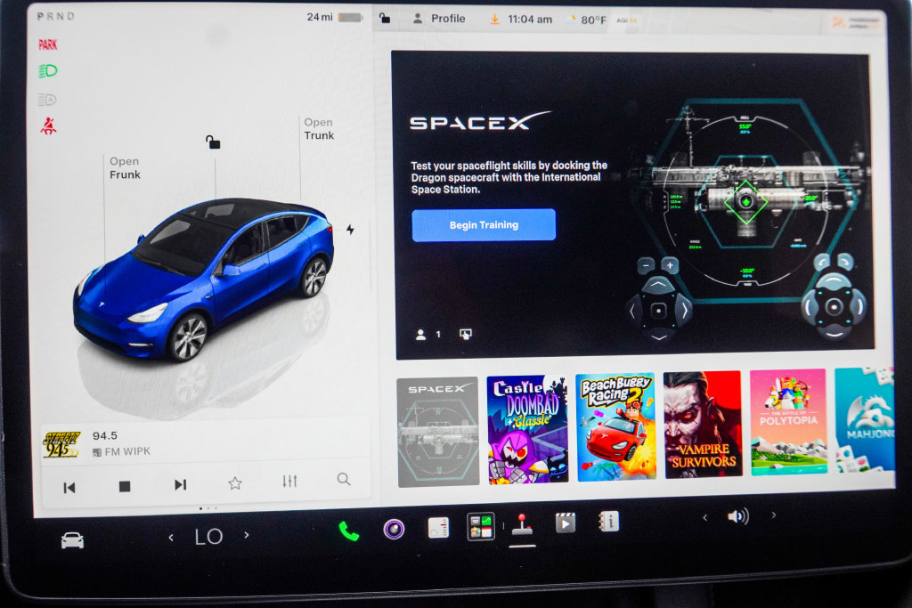 Used 2023 Tesla Model Y AWD image 28
