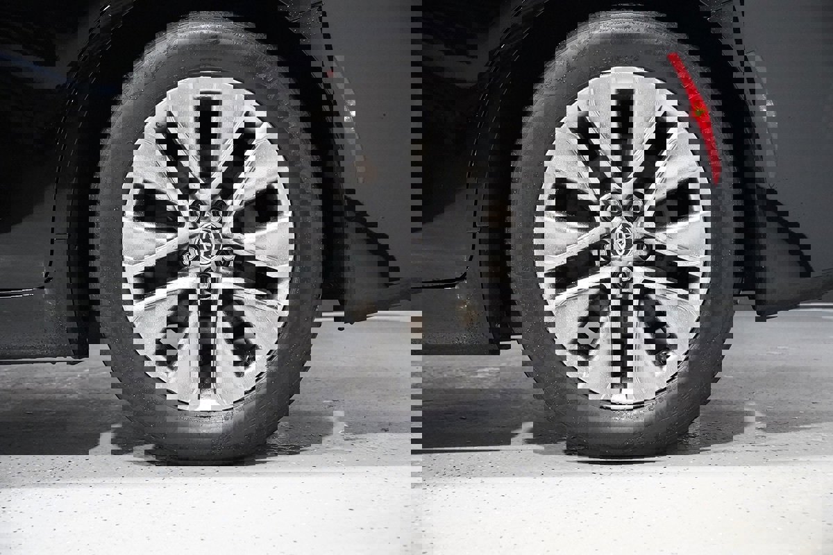 Used 2021 Toyota Mirai XLE w/ Advanced Technology Package image 2