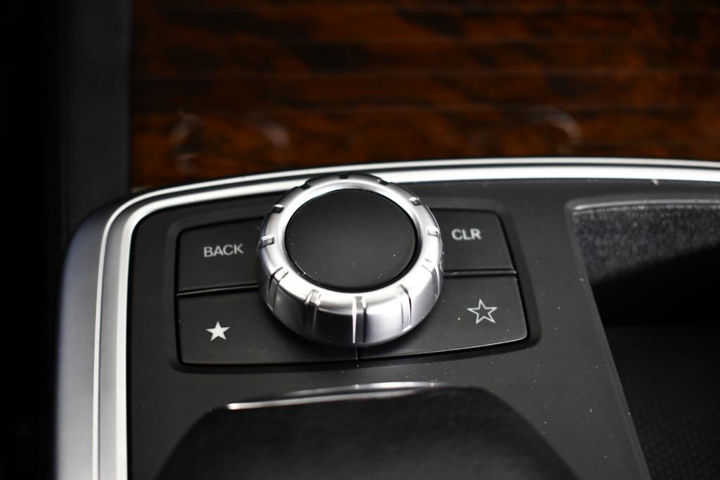 Used 2015 Mercedes-Benz ML 250 BlueTEC 4MATIC image 32