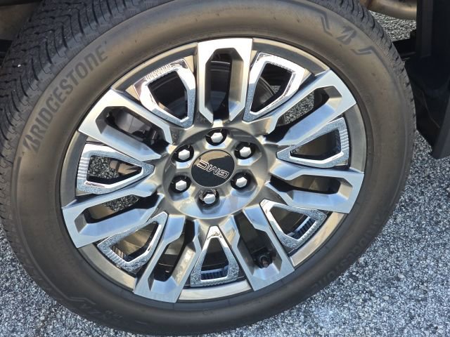 Used 2025 GMC Sierra 1500 Denali Ultimate image 12