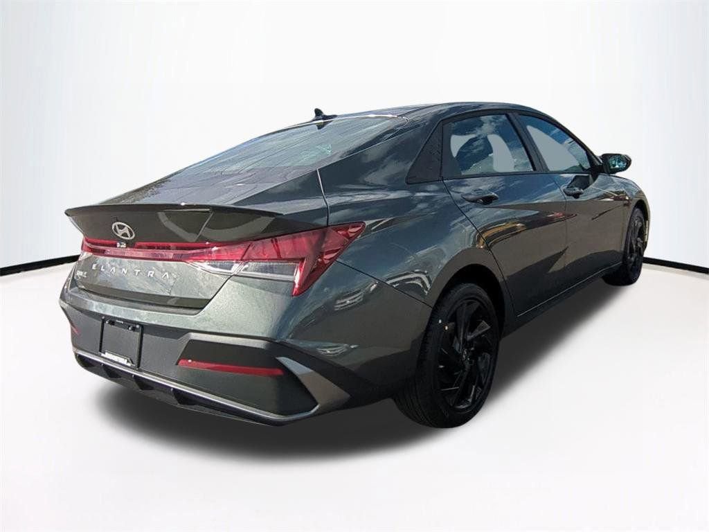 New 2026 Hyundai Elantra Sport image 5
