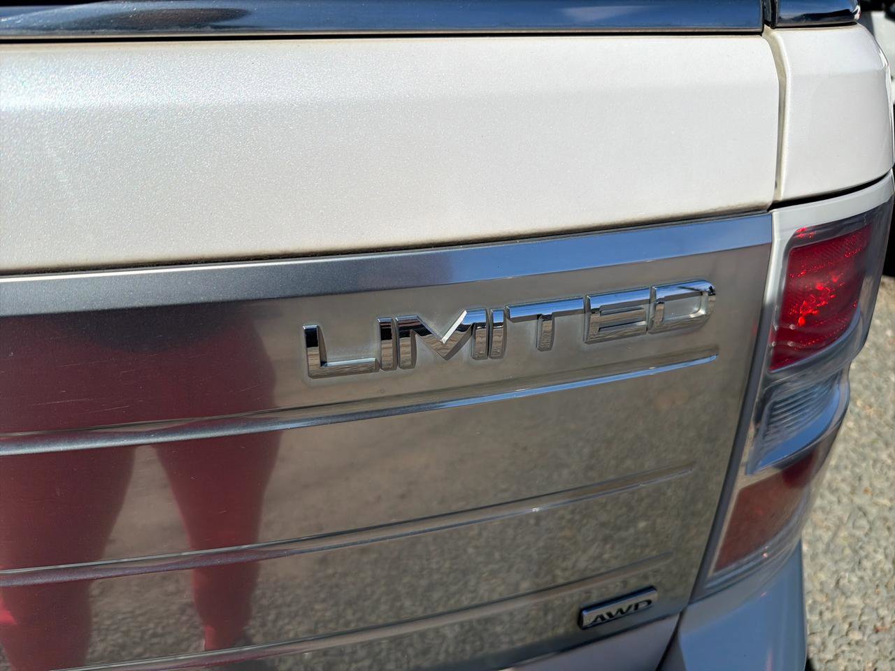 Used 2011 Ford Flex Limited w/ Rapid Spec Order Code image 9