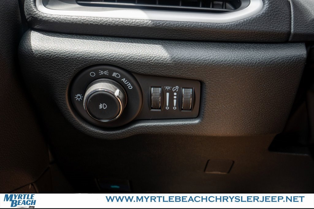 New 2026 Chrysler Pacifica Select image 29