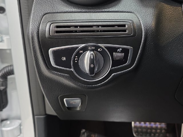 Used 2020 Mercedes-Benz GLC 300 4MATIC image 26