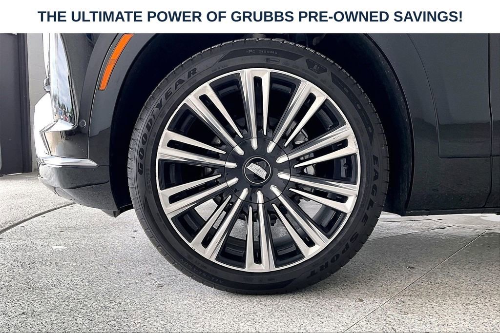 Used 2026 Cadillac Vistiq Premium Luxury w/ LPO, Floor Liner Package AWD/4WD image 12