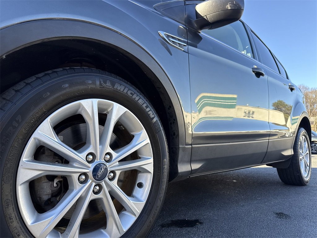 Used 2019 Ford Escape SE image 17