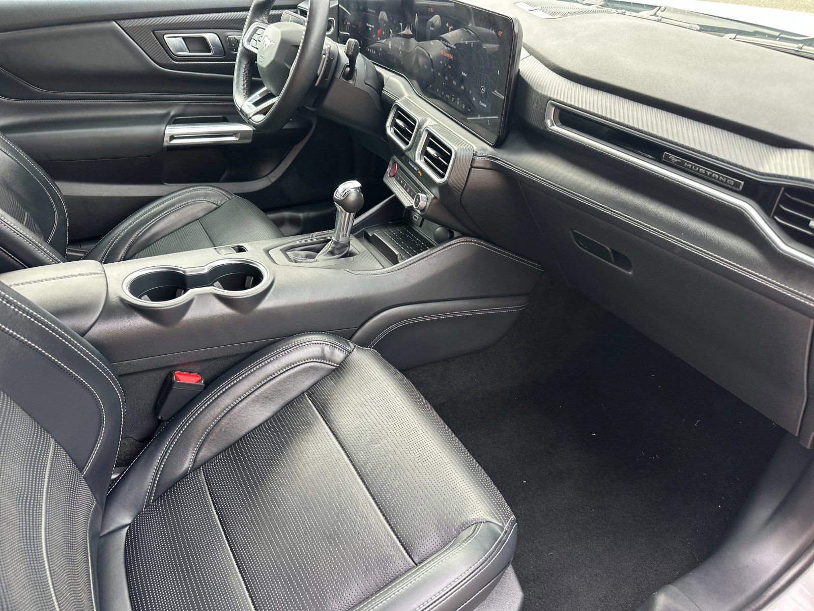 Used 2024 Ford Mustang GT Premium image 17