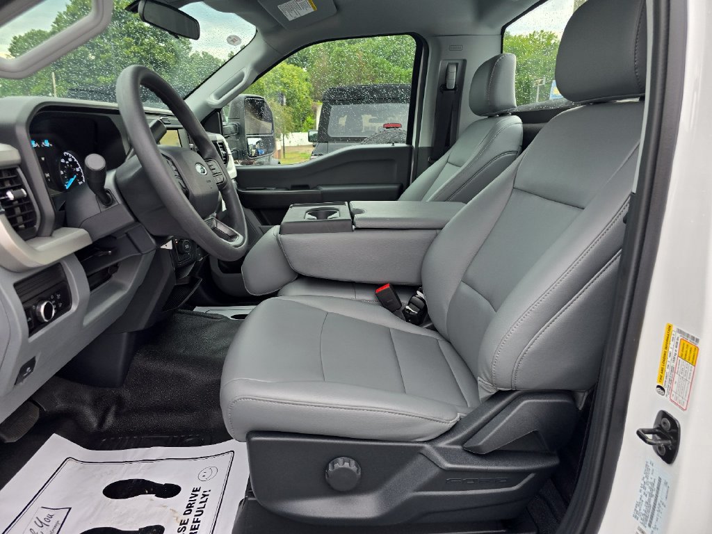 Used 2026 Ford F250 XL w/ F-250 >10K GVWR Package AWD/4WD image 9