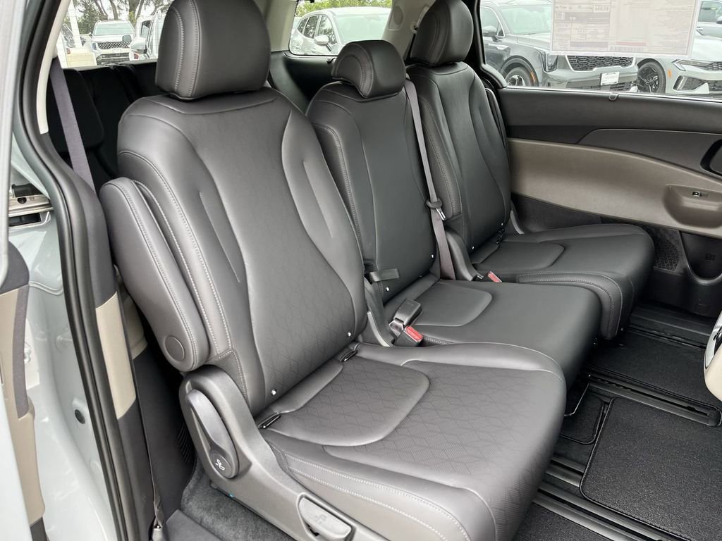 New 2026 Kia Carnival EX FWD image 27
