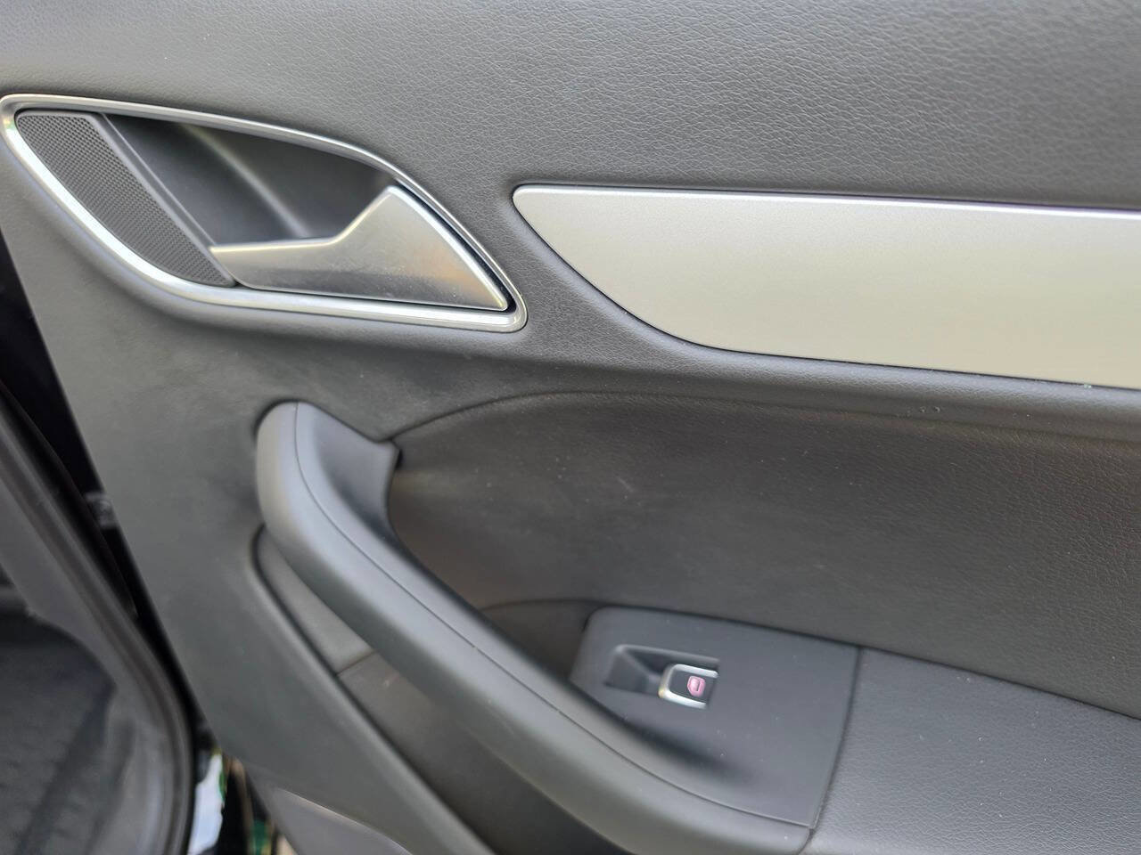 Used 2018 Audi Q3 2.0T Premium image 23