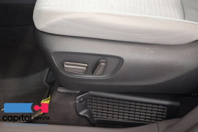 Used 2024 Toyota Sienna XLE FWD image 12