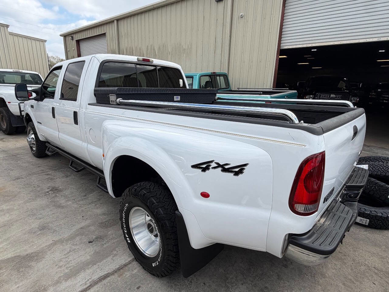 Used 2002 Ford F350 Lariat image 28