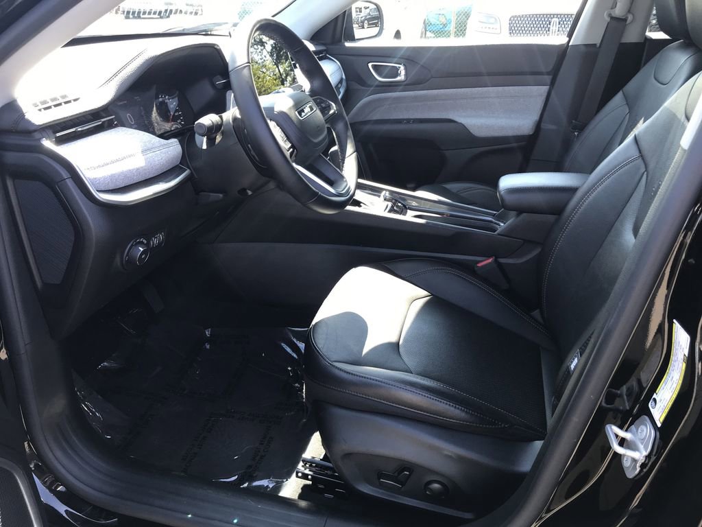Used 2022 Jeep Compass Latitude AWD/4WD image 11