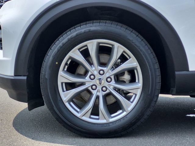 Used 2020 Ford Explorer XLT w/ Equipment Group 202A AWD/4WD image 17