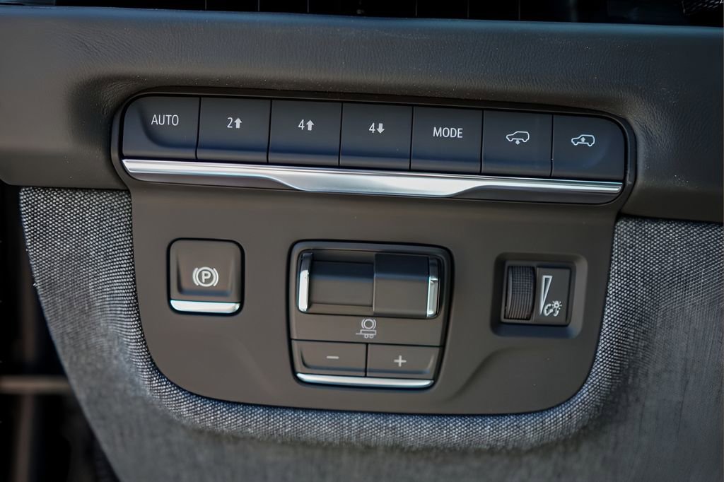 New 2026 Cadillac Escalade Platinum Sport w/ LPO, ONYX Package AWD/4WD image 15