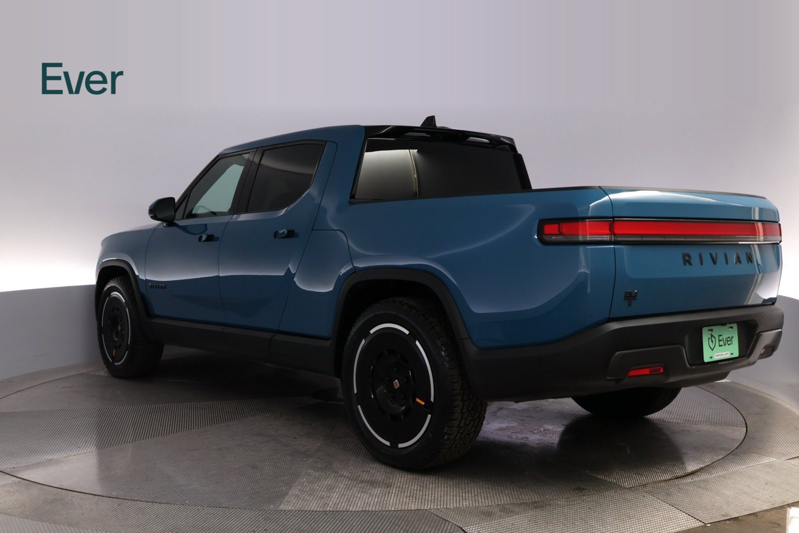Used 2025 Rivian R1T Adventure Dual AWD/4WD image 17