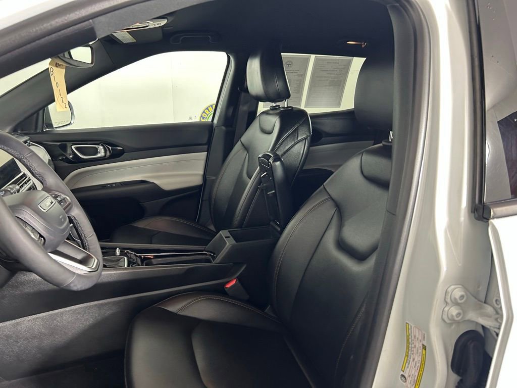 Used 2024 Jeep Compass Limited AWD/4WD image 10