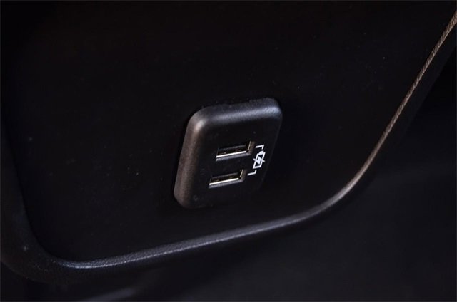 Used 2024 GMC Terrain SLT image 25