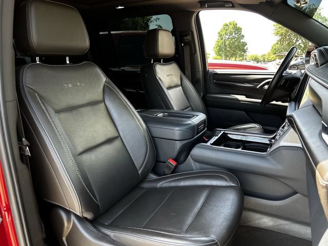 Used 2022 GMC Yukon XL Denali w/ Denali Premium Package AWD/4WD image 32