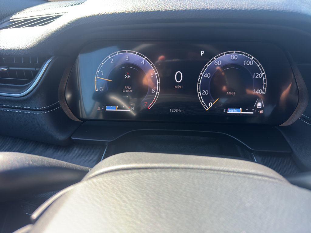 Used 2025 Jeep Grand Cherokee Laredo X RWD image 14