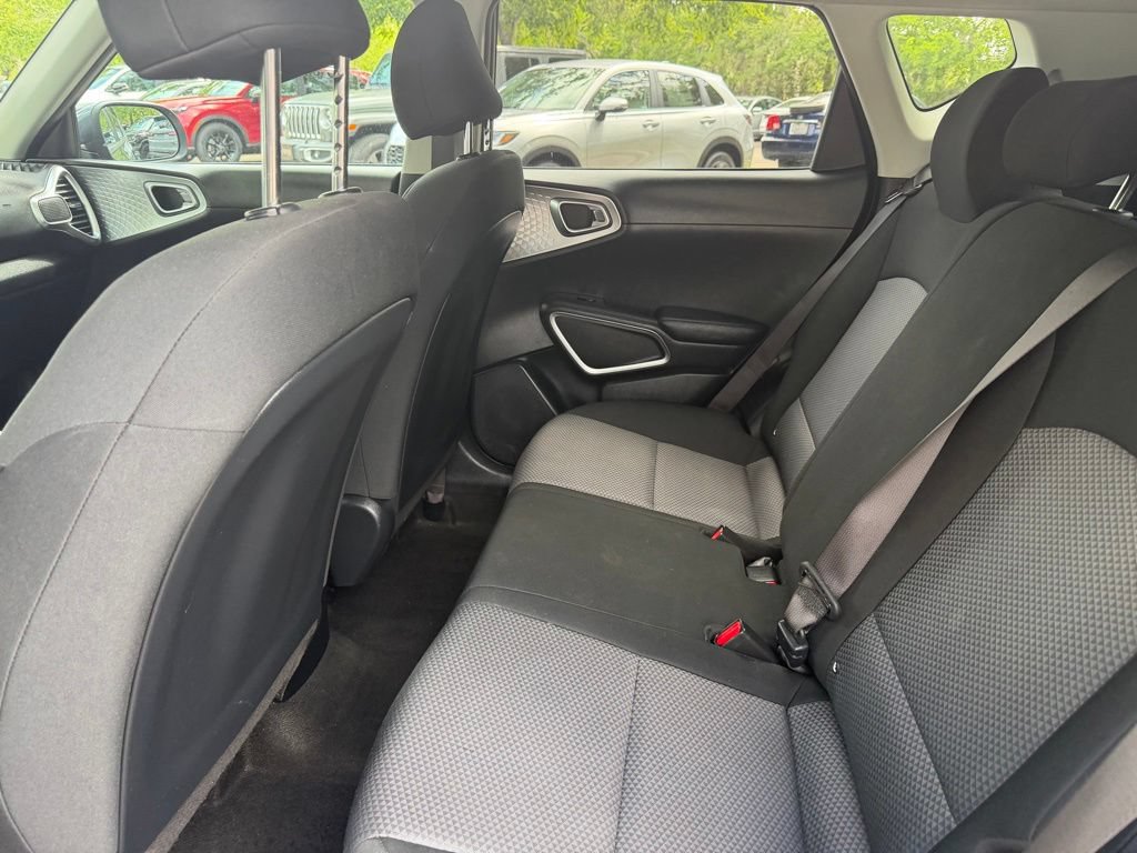 Used 2024 Kia Soul LX w/ Option Group 015 FWD image 11
