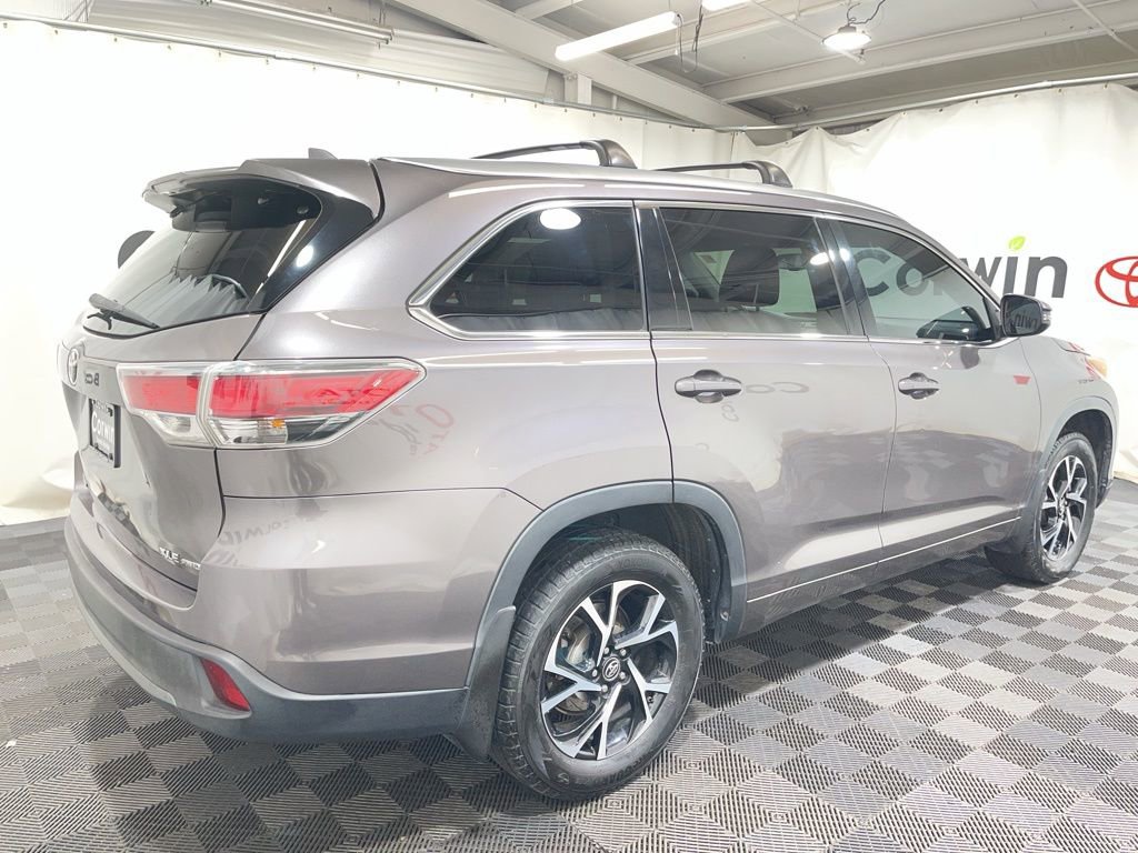 Used 2015 Toyota Highlander XLE image 7