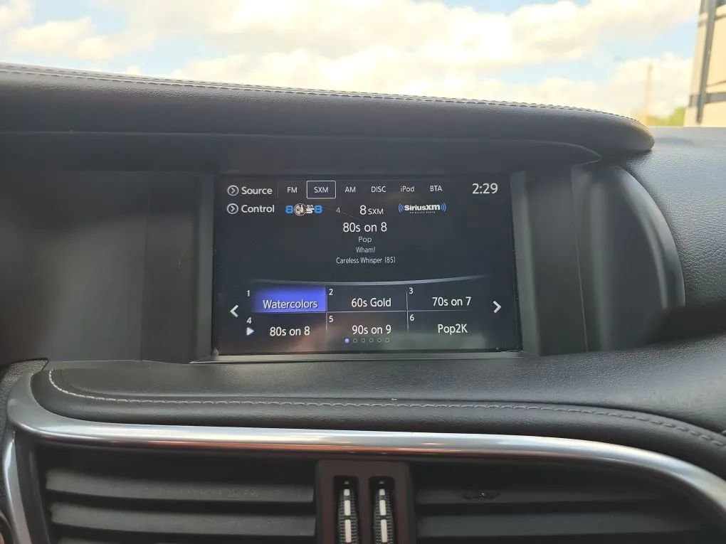 Used 2017 INFINITI QX30 Premium w/ Technology Package image 29