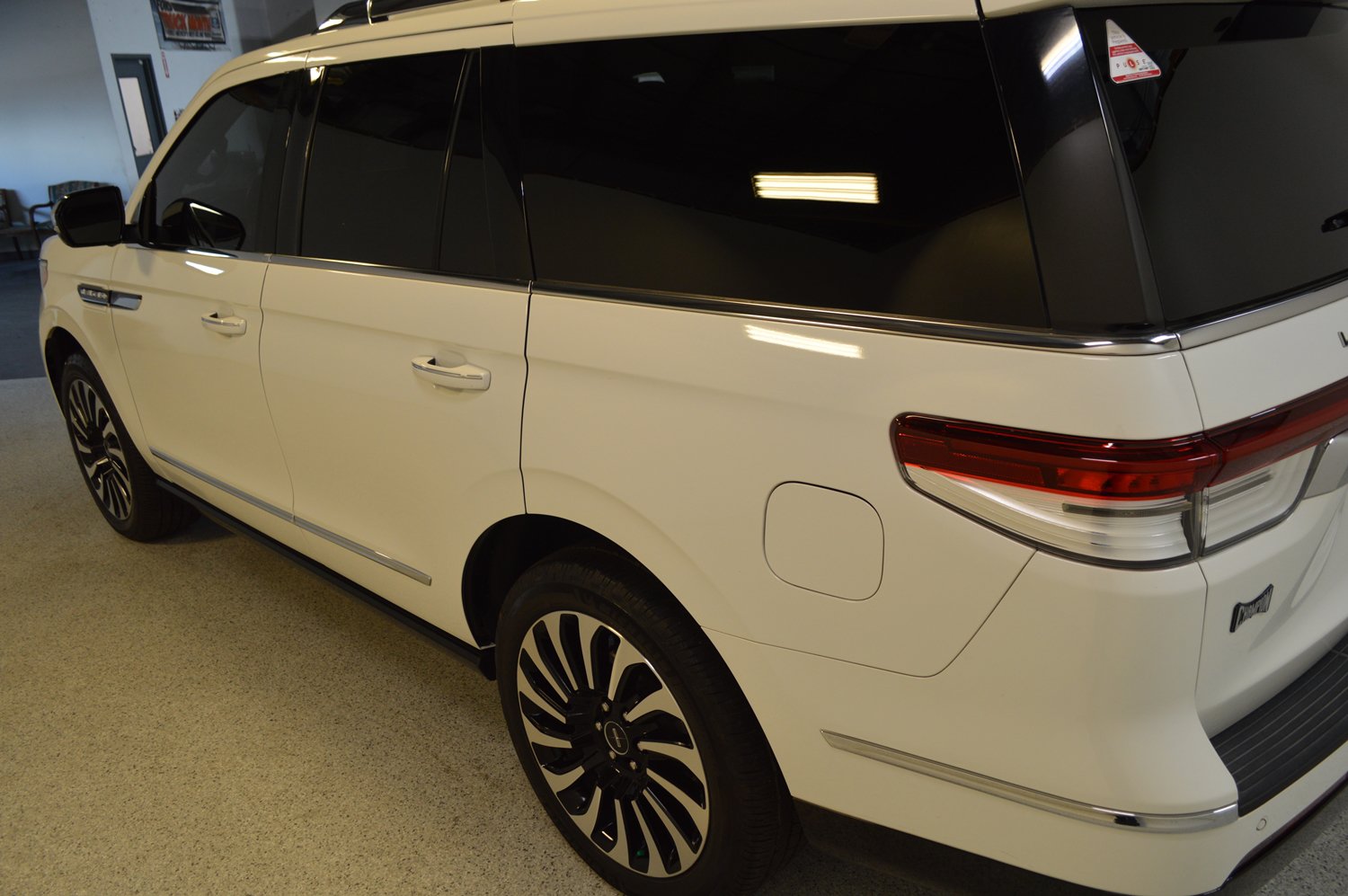 Used 2022 Lincoln Navigator Black Label AWD/4WD image 5
