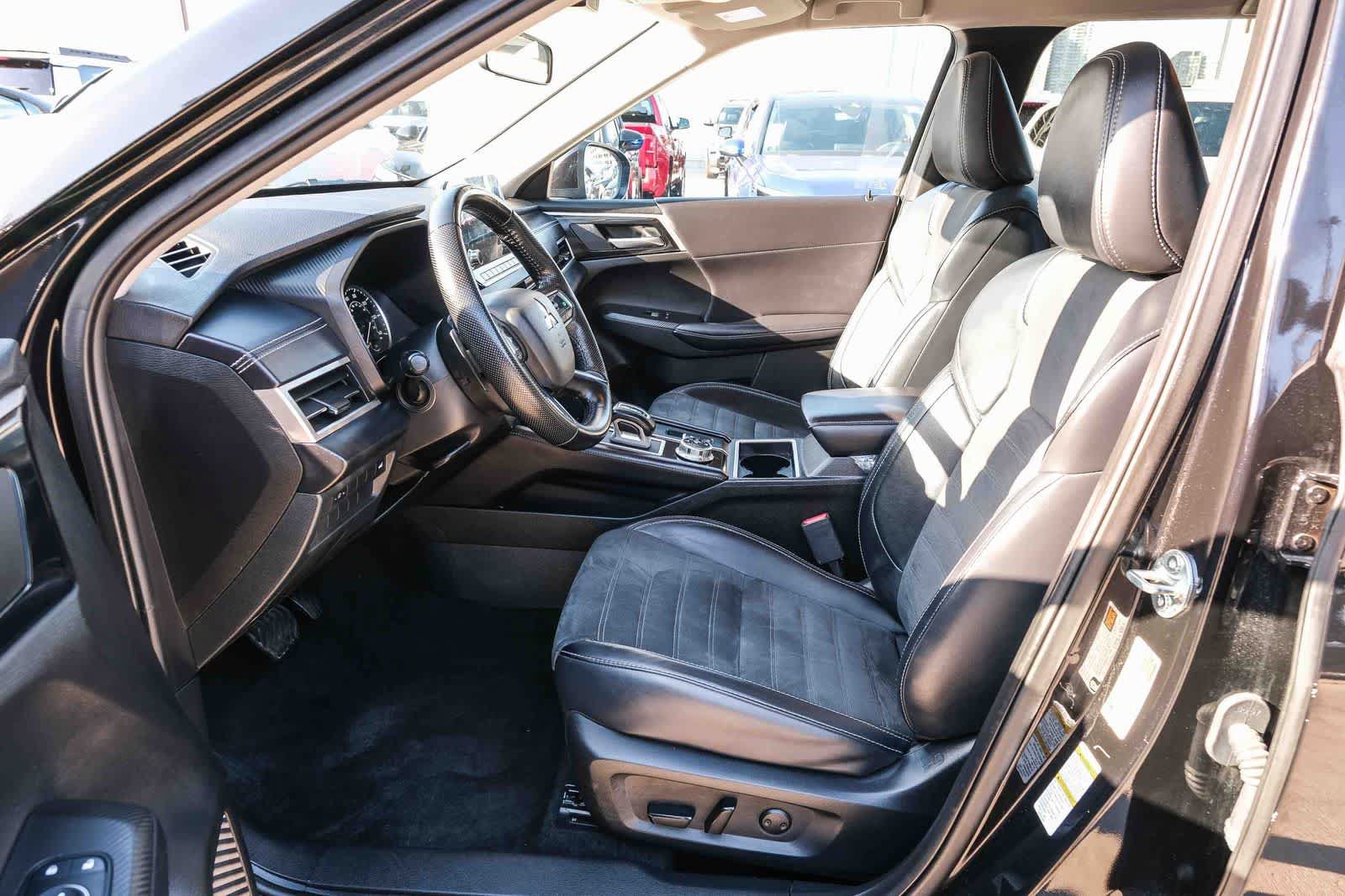 Used 2024 Mitsubishi Outlander SE AWD/4WD image 17