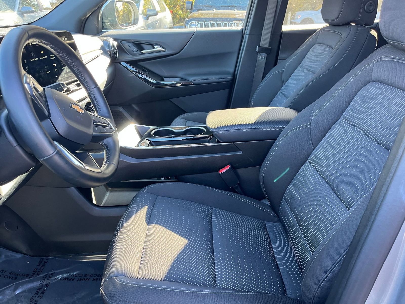 Used 2025 Chevrolet Equinox LT image 23