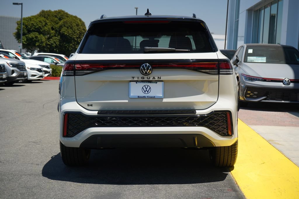 New 2026 Volkswagen Tiguan SE R-Line FWD image 4
