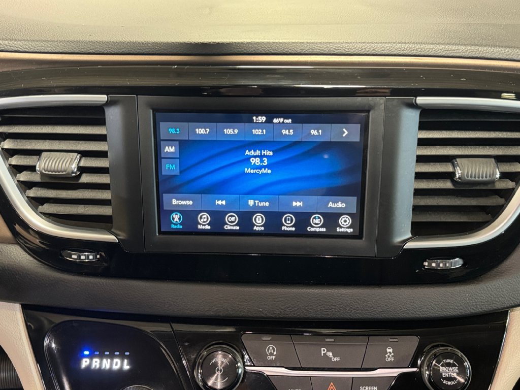 Used 2018 Chrysler Pacifica LX FWD image 17