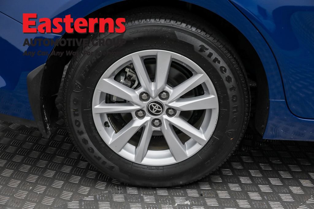 Used 2025 Toyota Camry LE w/ Convenience Package image 28