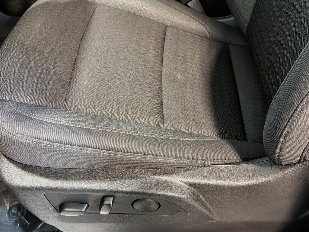 Used 2025 Chevrolet Silverado 1500 LT AWD/4WD image 18