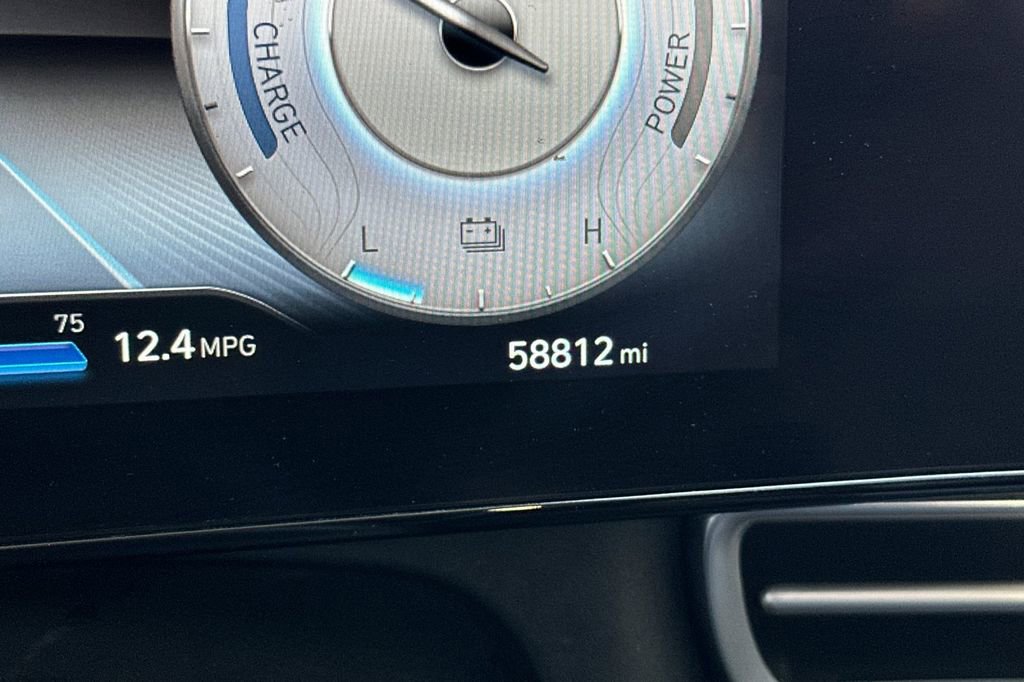 Used 2023 Hyundai Elantra Limited image 25