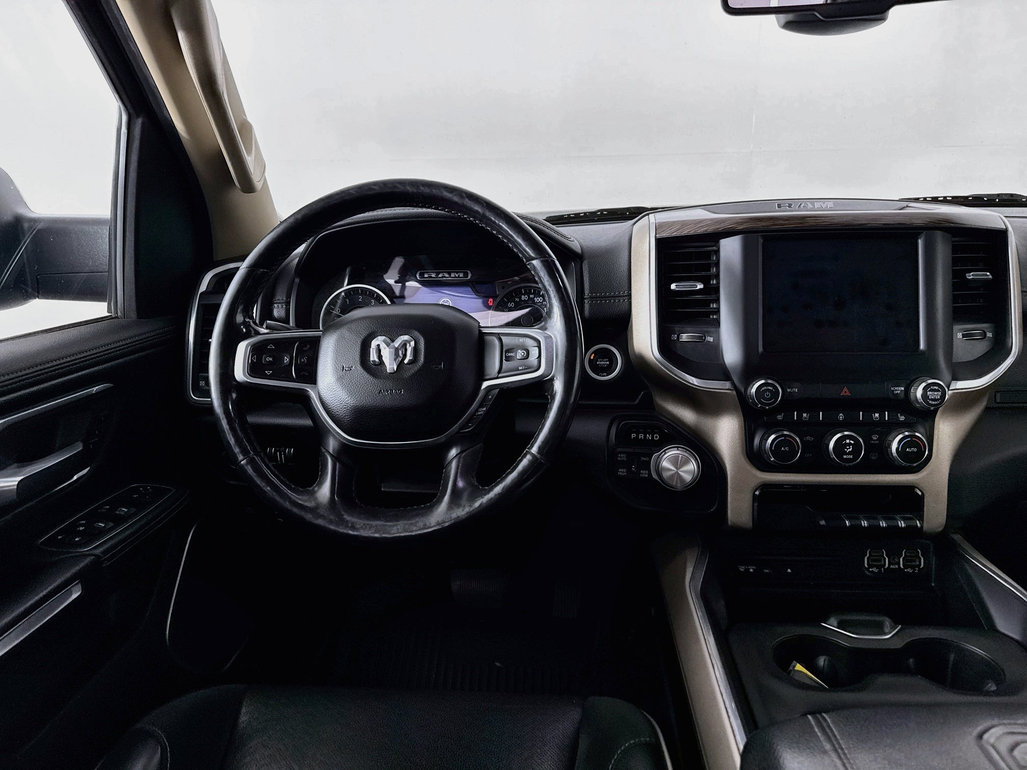 Used 2019 RAM 1500 Laramie AWD/4WD image 22