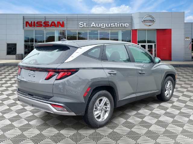 Used 2026 Hyundai Tucson SE FWD image 2