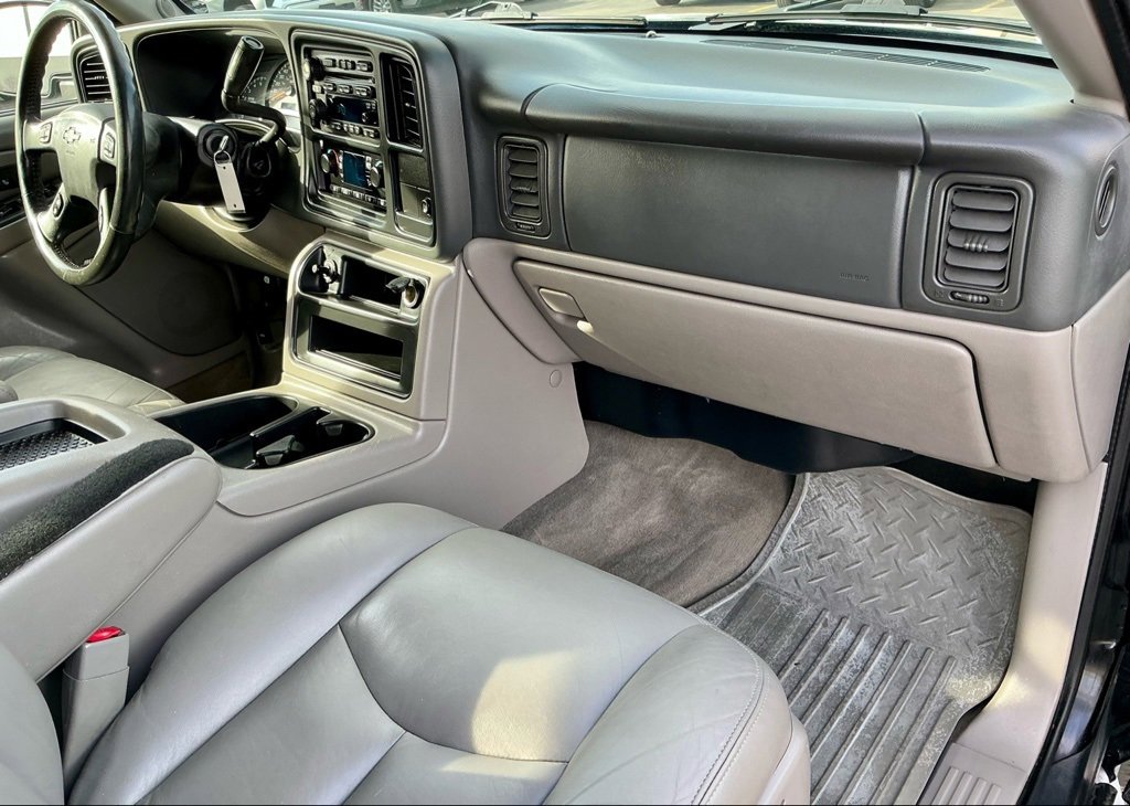 Used 2005 Chevrolet Avalanche Z66 w/ Sun And Sound Package image 23