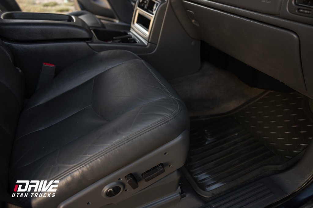 Used 2007 GMC Sierra 3500 SLT w/ Skid Plate Package image 15