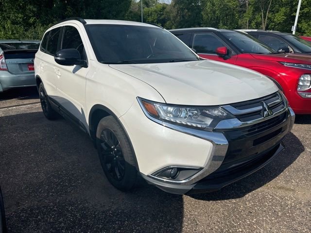 Used 2018 Mitsubishi Outlander SE FWD image 1