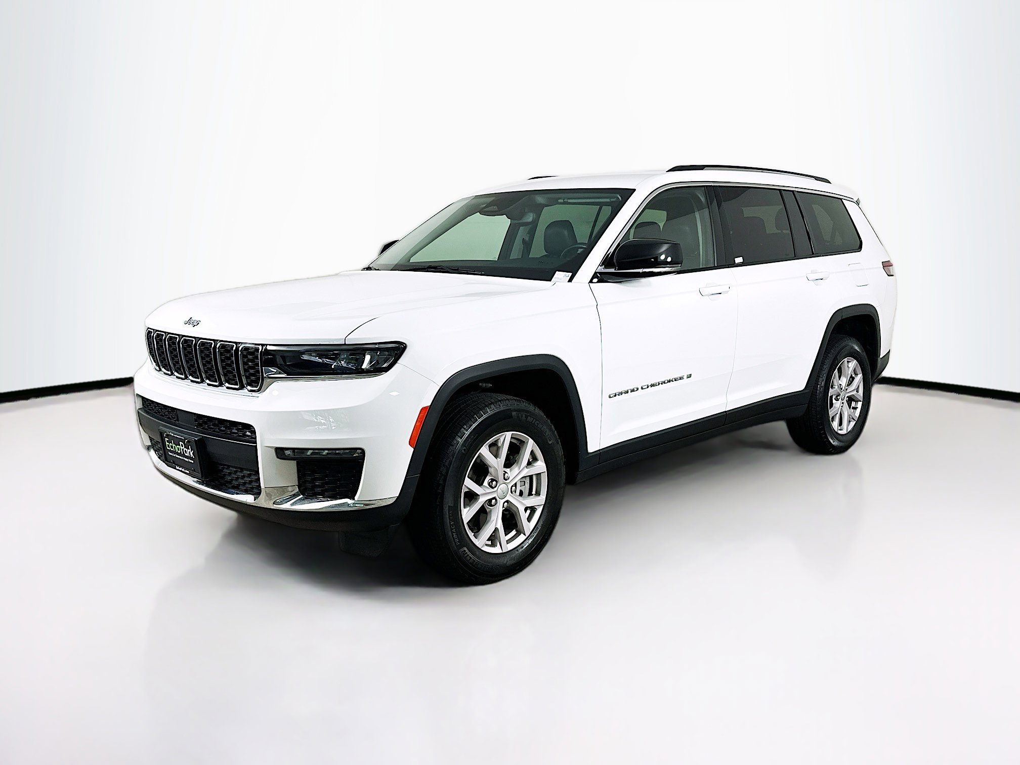Used 2022 Jeep Grand Cherokee L Limited AWD/4WD image 3