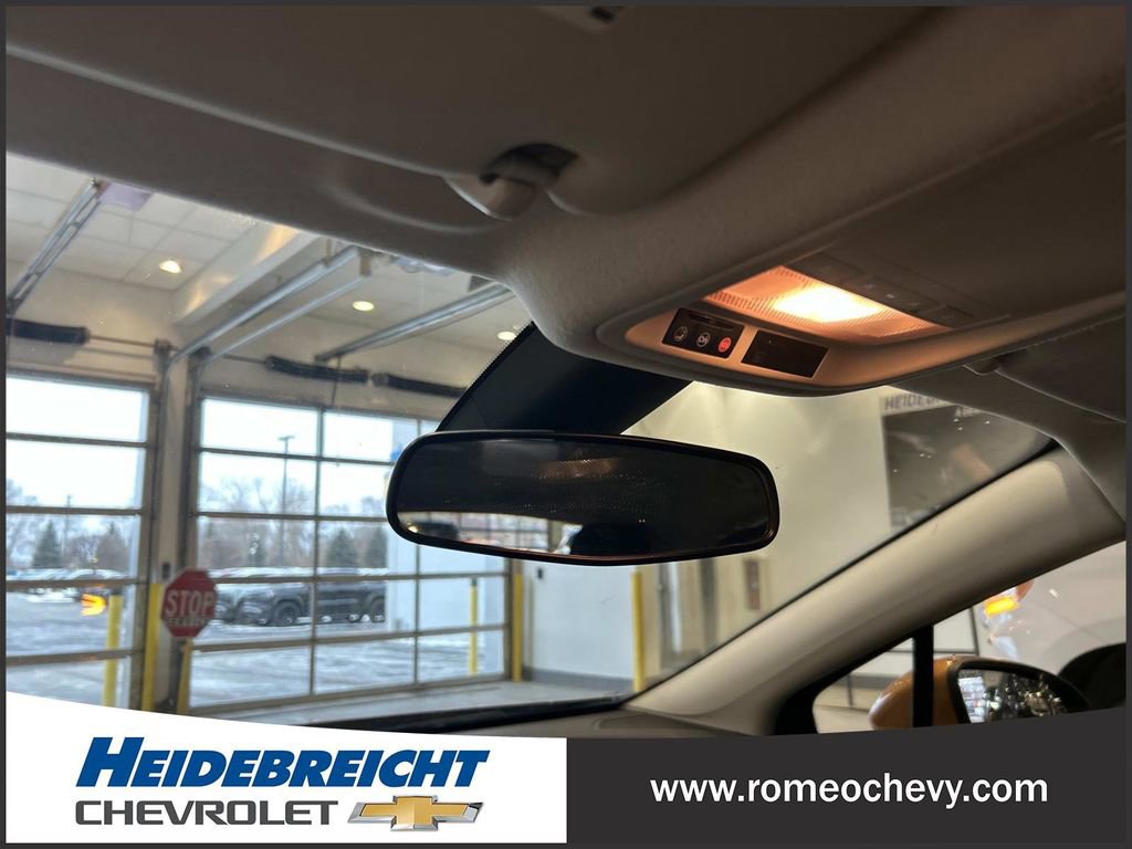 Used 2017 Chevrolet Cruze LT w/ Convenience Package image 30