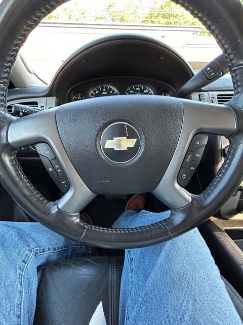Used 2010 Chevrolet Suburban LT AWD/4WD image 23