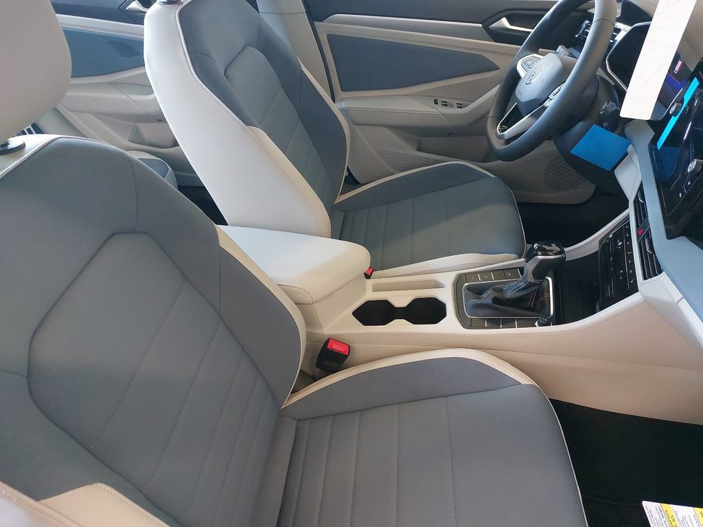 New 2026 Volkswagen Jetta SE FWD image 10