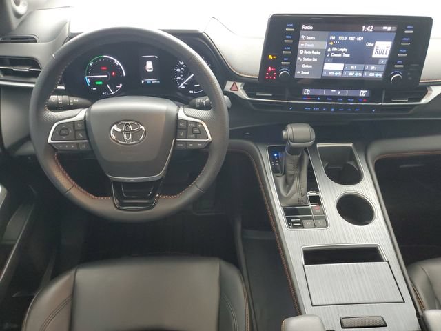 Used 2022 Toyota Sienna XSE w/ XSE Plus Package AWD/4WD image 16