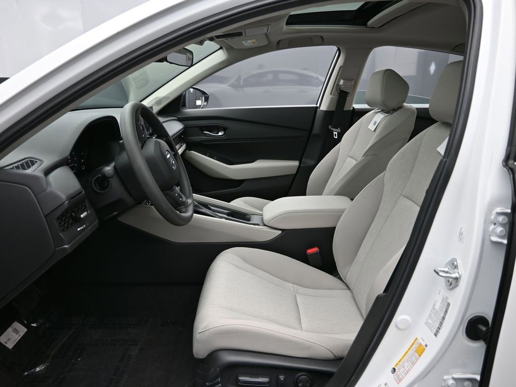 New 2025 Honda Accord SE image 32