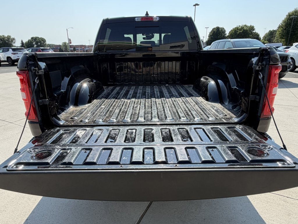 Used 2025 RAM 1500 Laramie AWD/4WD image 10