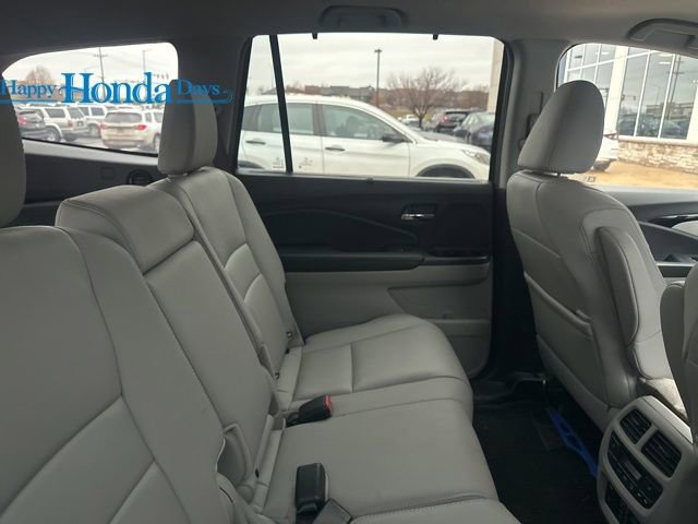 Used 2019 Honda Pilot Touring image 16