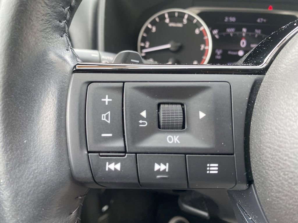 Used 2023 Nissan Rogue SL w/ SL Premium Package image 18